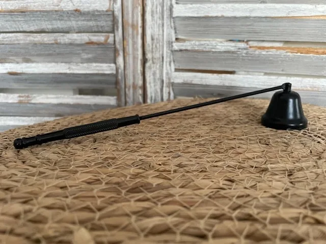 éteignoir à bougie noir