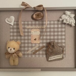 Cadre nounours en bois à suspendre.