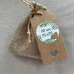 Produits personnalisables. Ici sachet de poudre pour aspirateur ou mini bougie.